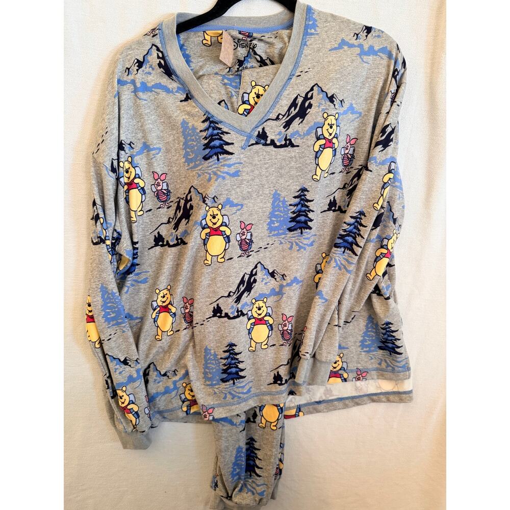 Disney Winnie the Pooh Piglet Pajama Set Womens Small Gray Camping Print 2-Piece